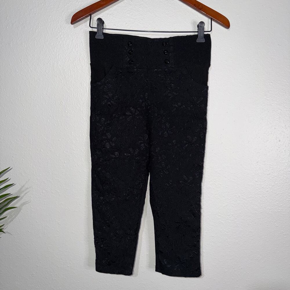 Black Floral Lace High-Waisted Capri Pants - Decorative Buttons - Size L/XL